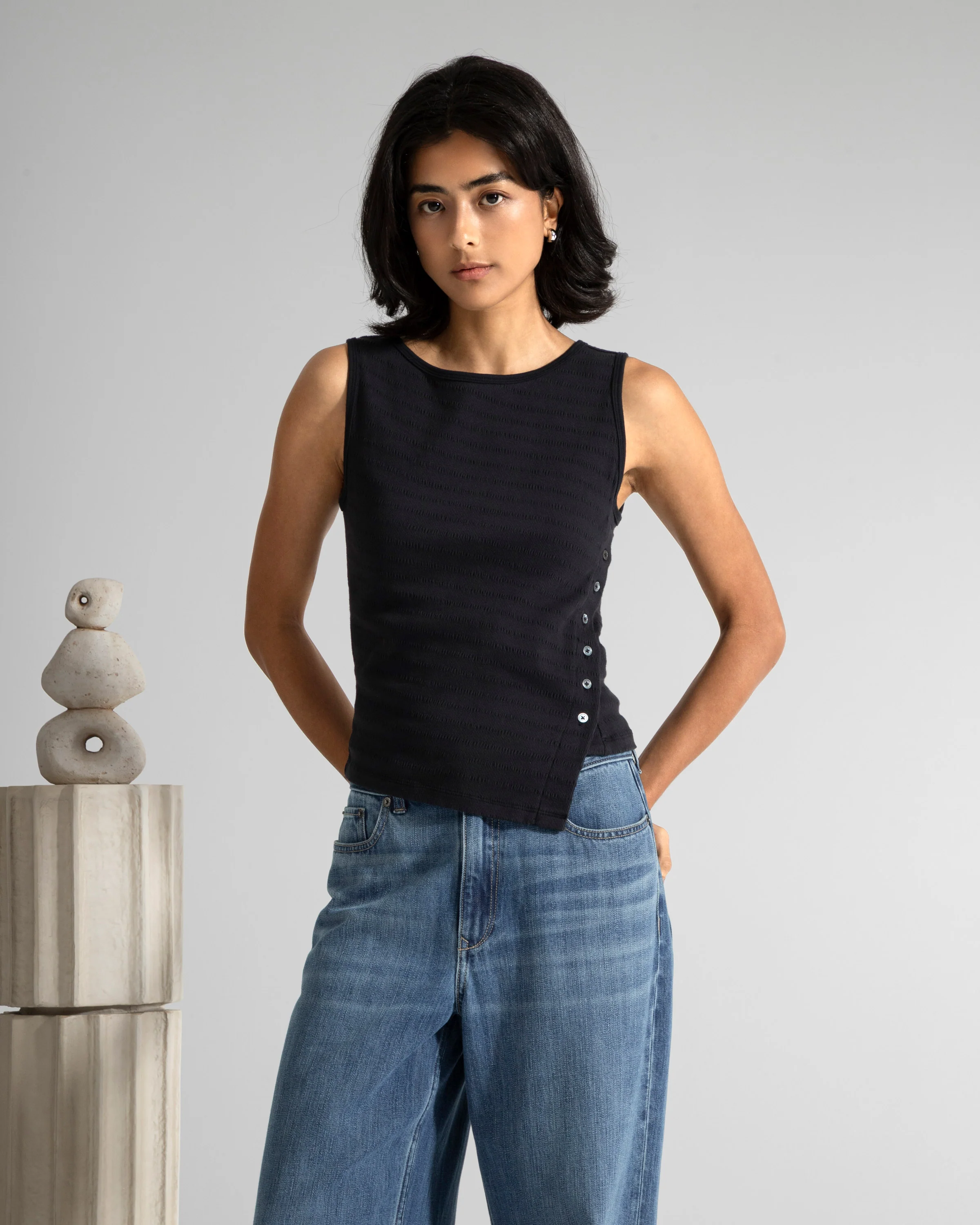 Asymmetric Hem Tank Jacquard - Image 3