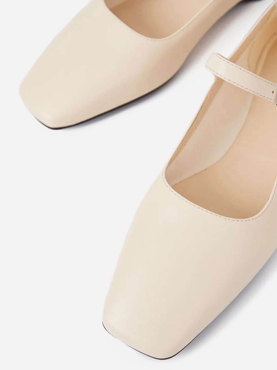 Delia - Image 4
